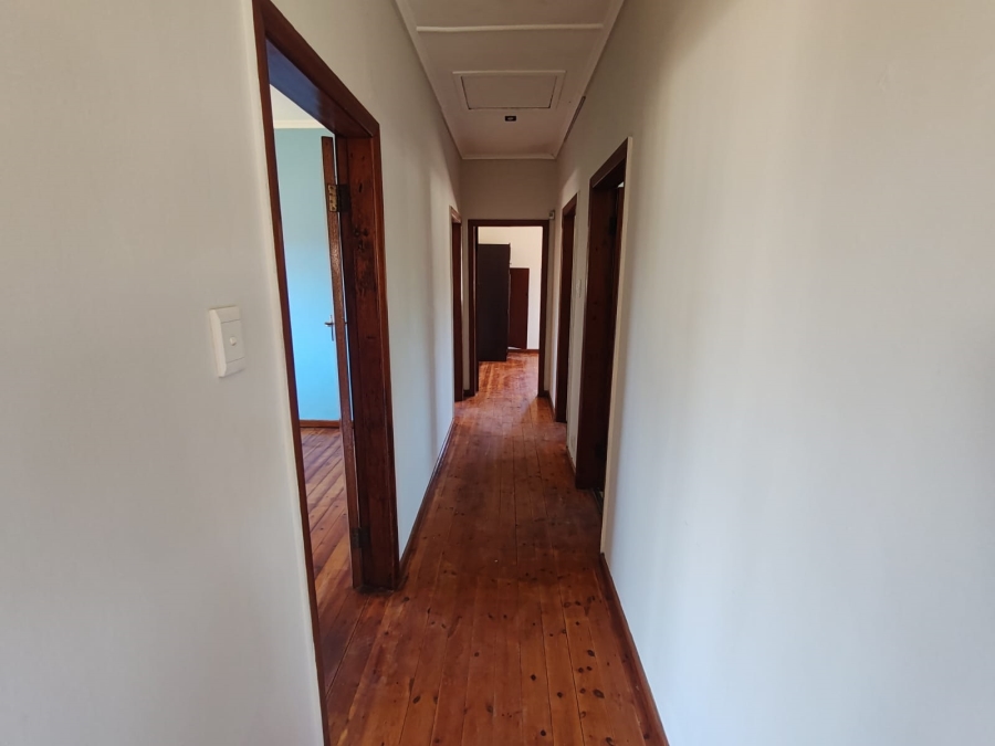 5 Bedroom Property for Sale in Vredenburg Western Cape